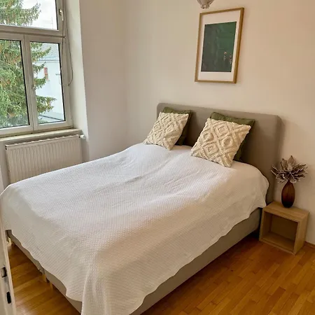 Marschall 10 Stilvoll Wohnen Mit Kleinem Balkon Im Herzen Von 格拉茨