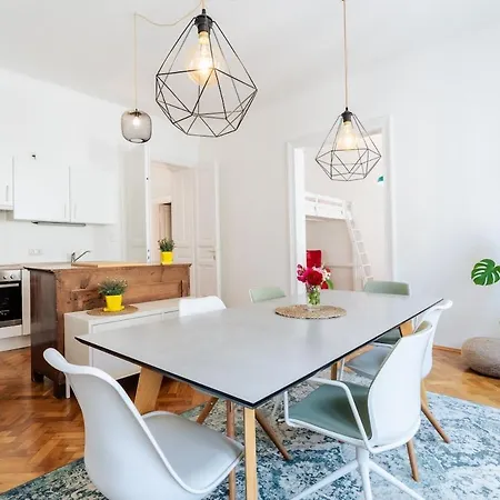 Διαμέρισμα Marschall 10 Stilvoll Wohnen Mit Kleinem Balkon Im Herzen Von Γκρατς