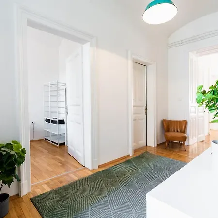 Διαμέρισμα Marschall 10 Stilvoll Wohnen Mit Kleinem Balkon Im Herzen Von