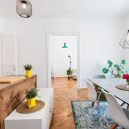 Marschall 10 Stilvoll Wohnen Mit Kleinem Balkon Im Herzen Von *