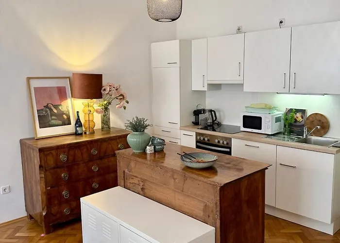 Διαμέρισμα Marschall 10 Stilvoll Wohnen Mit Kleinem Balkon Im Herzen Von Γκρατς