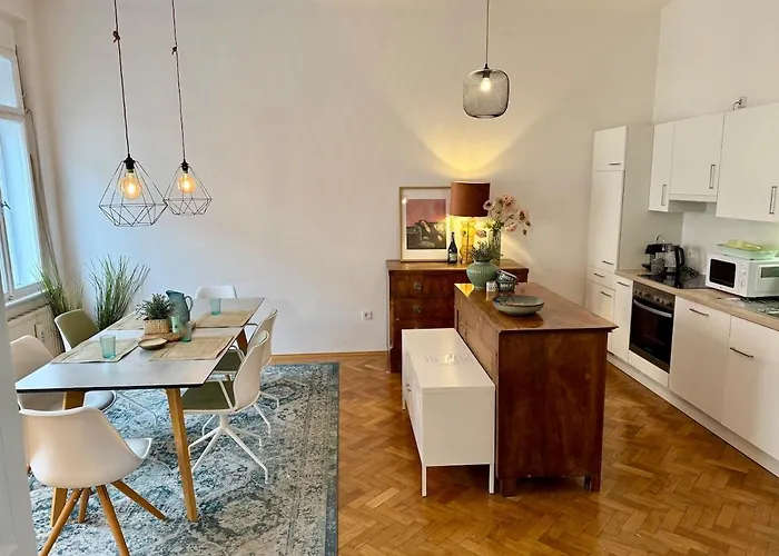 Marschall 10 Stilvoll Wohnen Mit Kleinem Balkon Im Herzen Von Graz