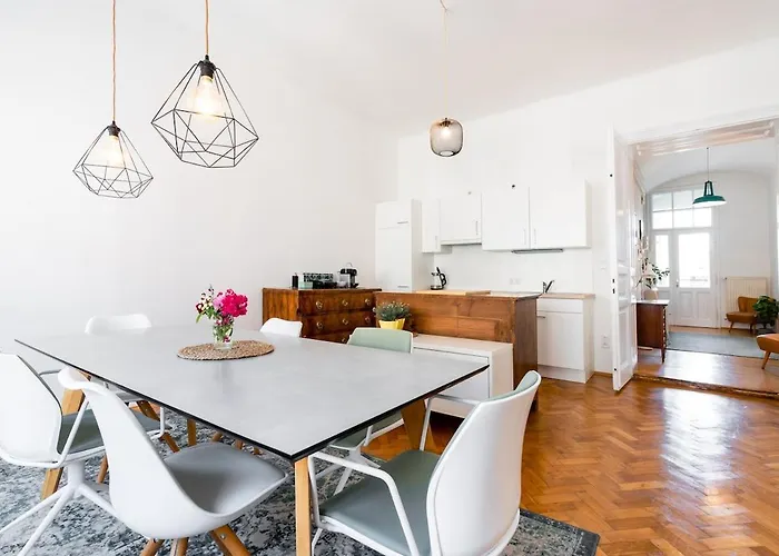 Marschall 10 Stilvoll Wohnen Mit Kleinem Balkon Im Herzen Von * Γκρατς