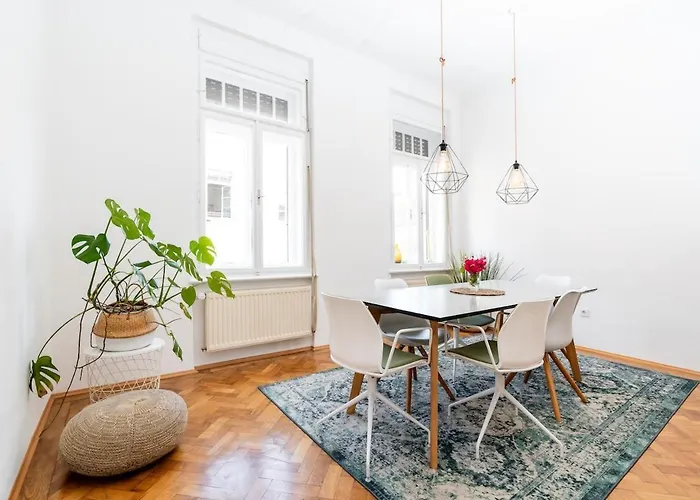 Marschall 10 Stilvoll Wohnen Mit Kleinem Balkon Im Herzen Von *